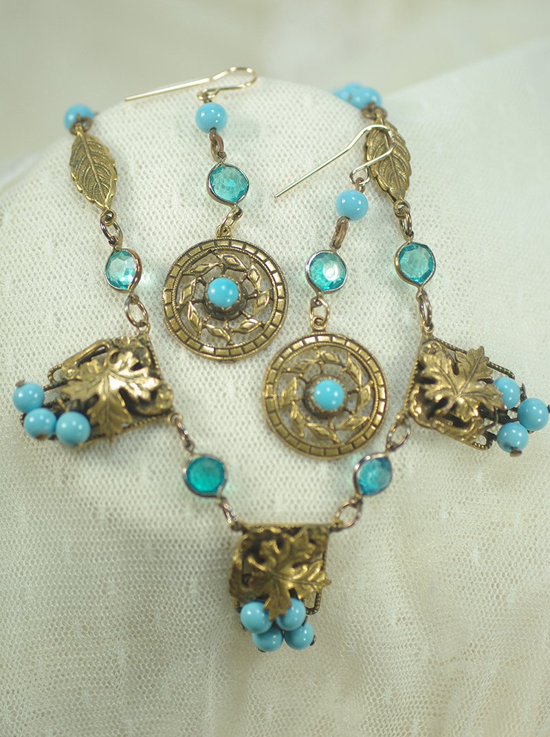 vintageartdecoturquoiseglassleafnecklaceset.jpg